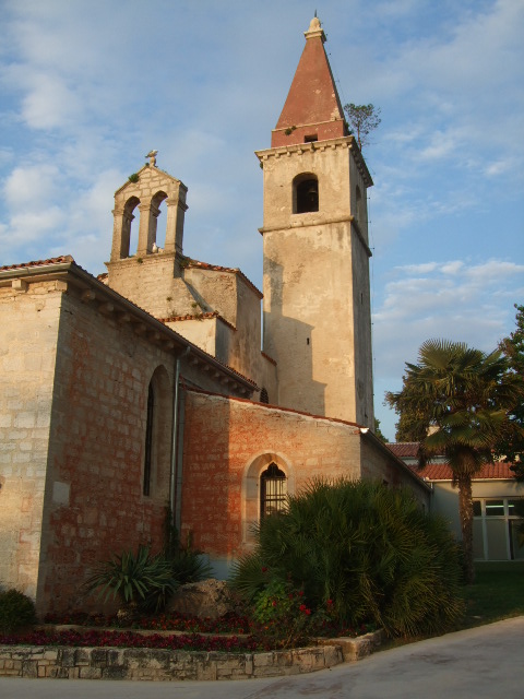 Crkva i samostan, otok Sv. Andrije

