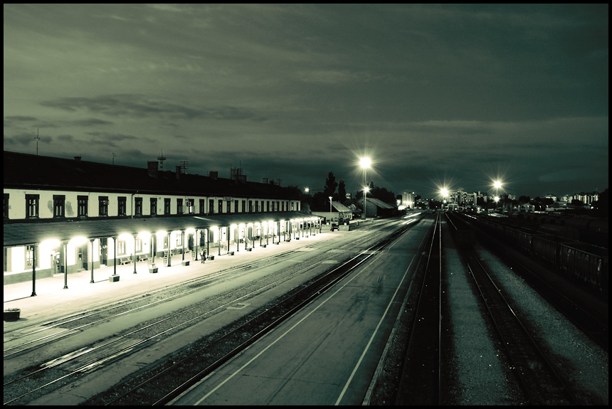 eljeznica spava

Foto: Dario Modri

Kljune rijei: kolodvor zeljeznica vlak vagoni modric