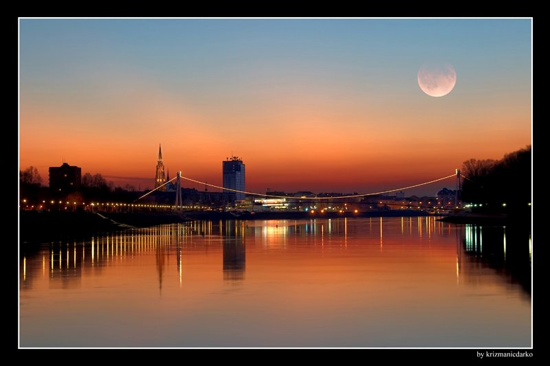 Osijek bridge

Foto: Darko Krizmani

Kljune rijei: osijek bridge mjesec drava 