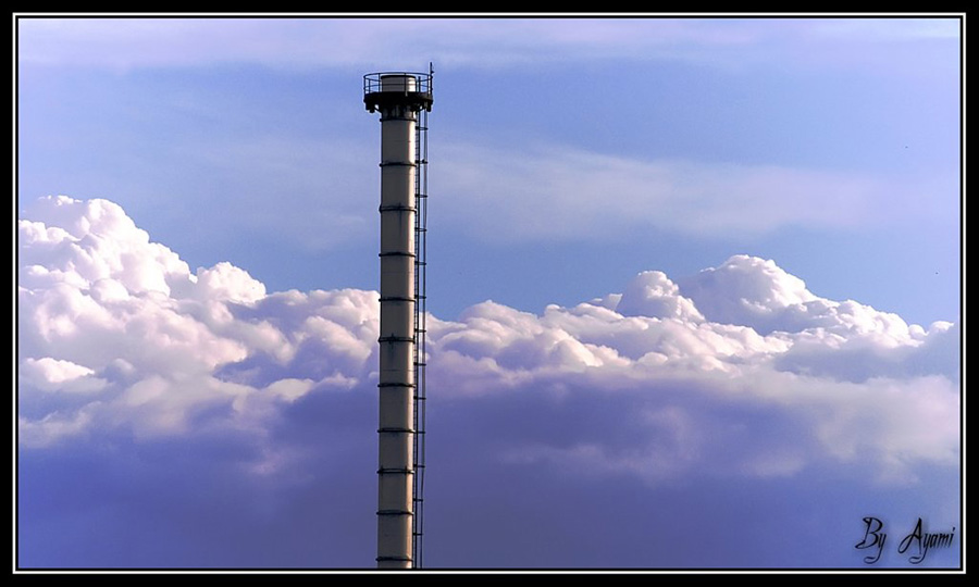 Clouds race across the sky

Foto: [b]Vedran Ayami Jani[/b]

Kljune rijei: oblaci nebo dimnjak toranj