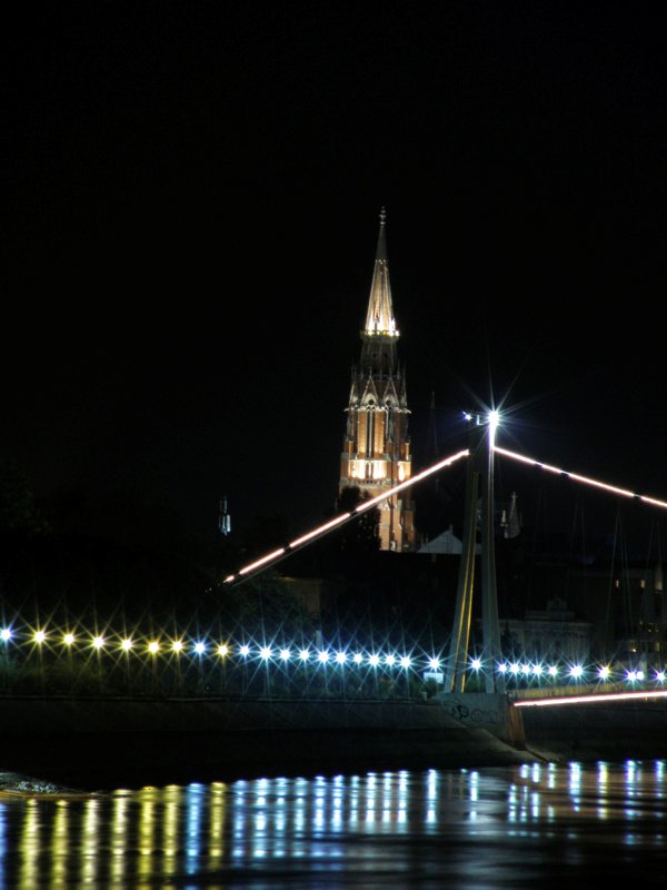 Katedrala

Foto: [b]Tomislav Vodanovi[/b]

Kljune rijei: katedrala svjetla promenada