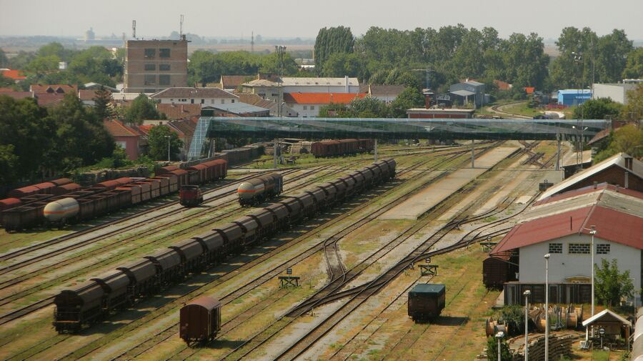 Kolodvor

Foto: [b]Goran Orli[/b]

Kljune rijei: kolodvor zeljeznica vlak nathodnik