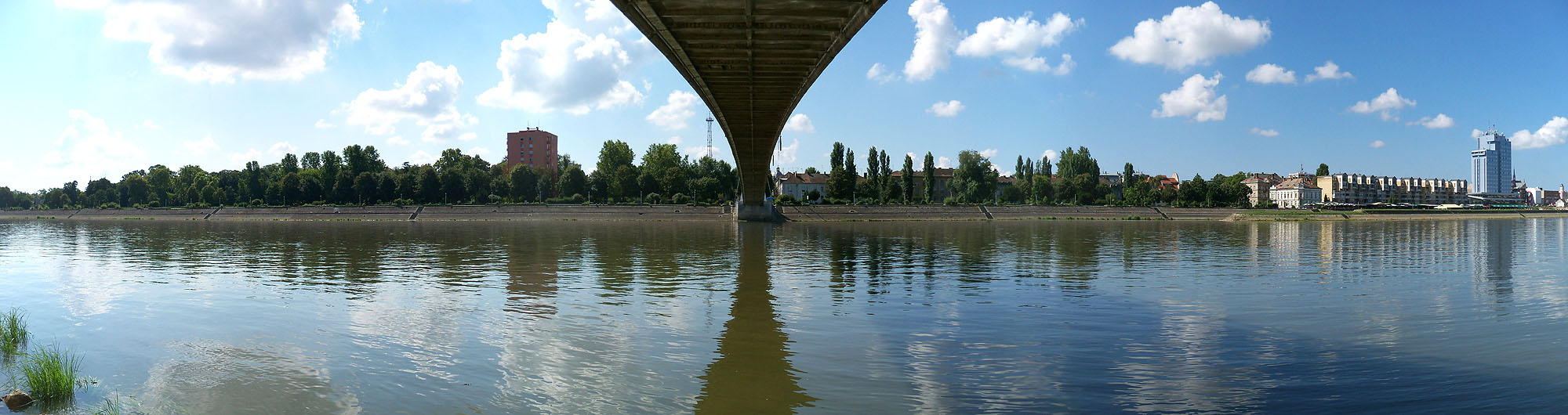 Panorama: Ispod mosta

Foto: [b]Milan Nadalin[/b]

Kljune rijei: ispod-mosta panorama