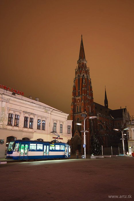 Nestanak struje u Osijeku 

Foto: [url=http://www.artz.tk]Vladimir Živković[/url]

Ključne riječi: trg tramvaj katedrala