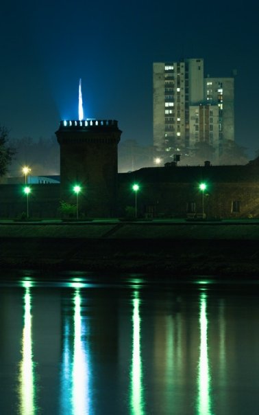 Osijek u noi

Foto: [b]Vladimir ivkovi[/b]

Kljune rijei: osijek noc