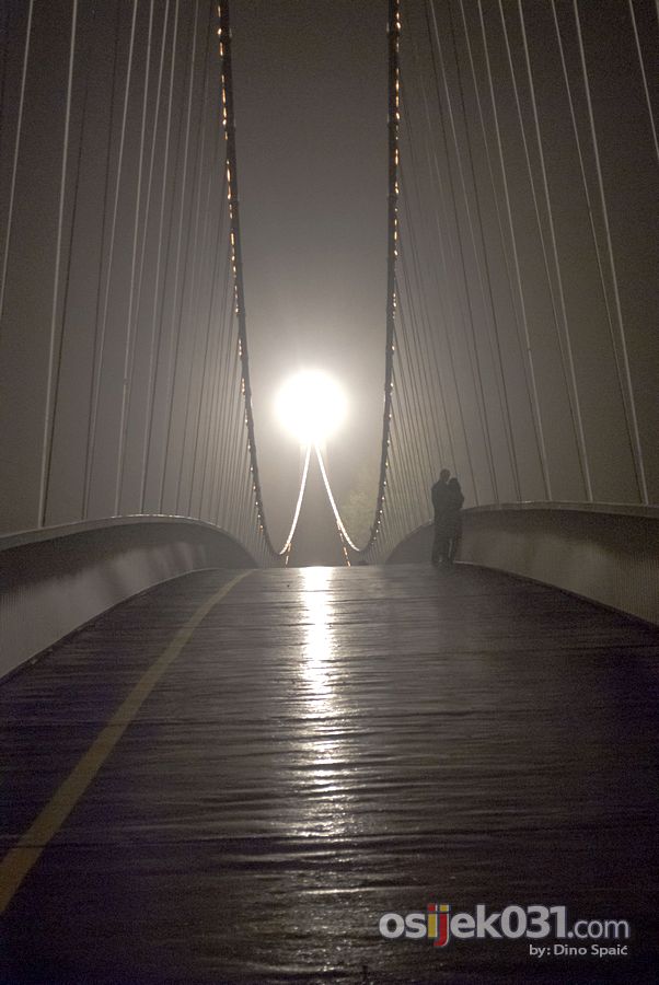 Most

Foto: [b]dino Spai[/b]

Kljune rijei: pjesacki most