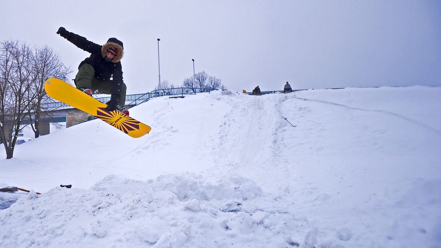 Snowboard

Voza: Igor Vukadinovi, poznati BMX voza
Lokacija: Cestovni most, lijeva obala

Foto: [b]Marin Lonar[/b]

Kljune rijei: snowboard zima snijeg