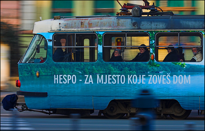 Lica

foto: [b]Goran Kolako[/b]

Kljune rijei: tramvaj lica
