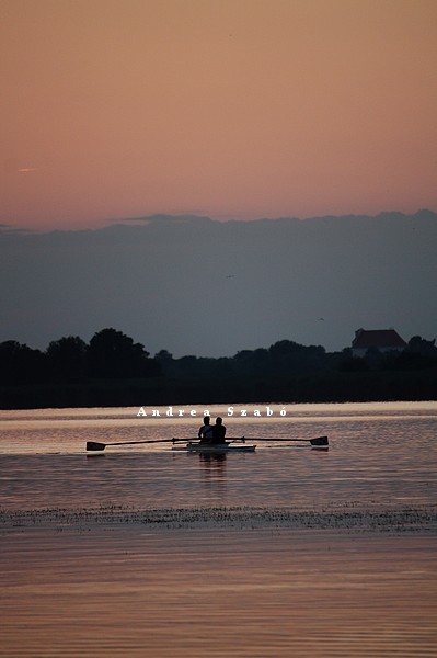 Veslai

Foto: [b]Andrea Szab[/b]

Kljune rijei: veslaci zalazak