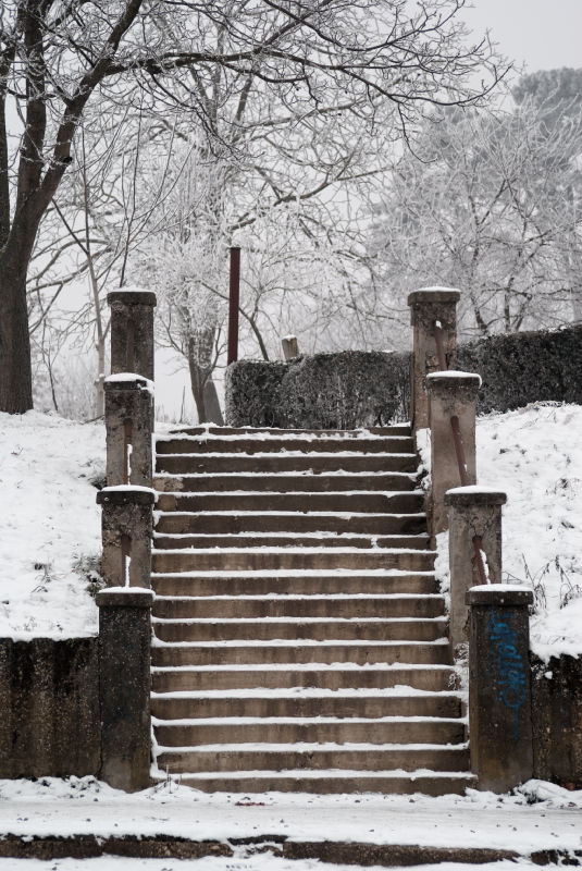 Stepenice...

Foto: [b]Kristijan Krito[/b]

Kljune rijei: stepenice zima snijeg
