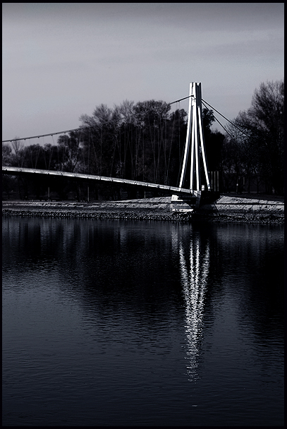 Dravski most

Foto: [b]Matea Gracek[/b]

Kljune rijei: drava most refleksija