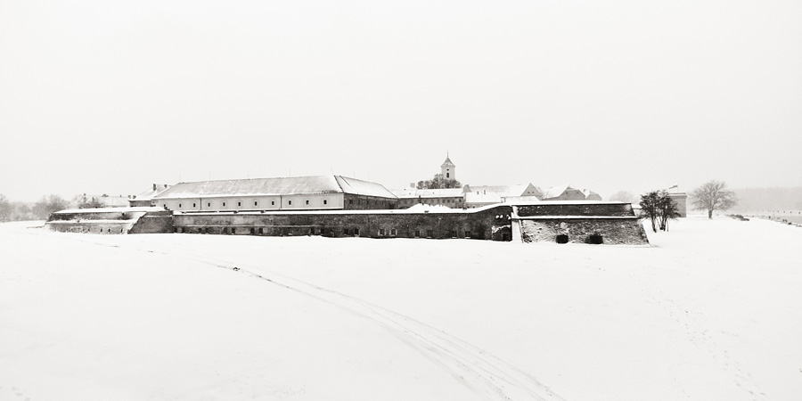 Bijela Tvra

Foto: [b]Vladimir ivkovi[/b]

Kljune rijei: tvrdja snijeg zima