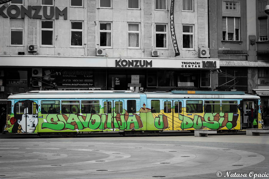 Veseli tramvaj

Foto: Nataa Opai

Kljune rijei: tramvaj boja crno bijelo kompozitna