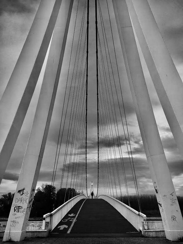 Tmurno je na mostu

Foto: Andrea tajduhar

Kljune rijei: Most Oblaci