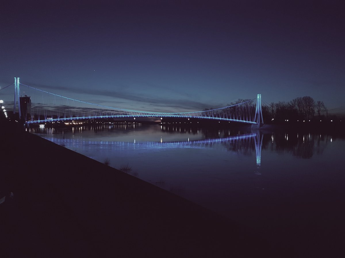 Plavi most

Foto: Patrick Stjepanek

Kljune rijei: Most Drava Noc Priroda