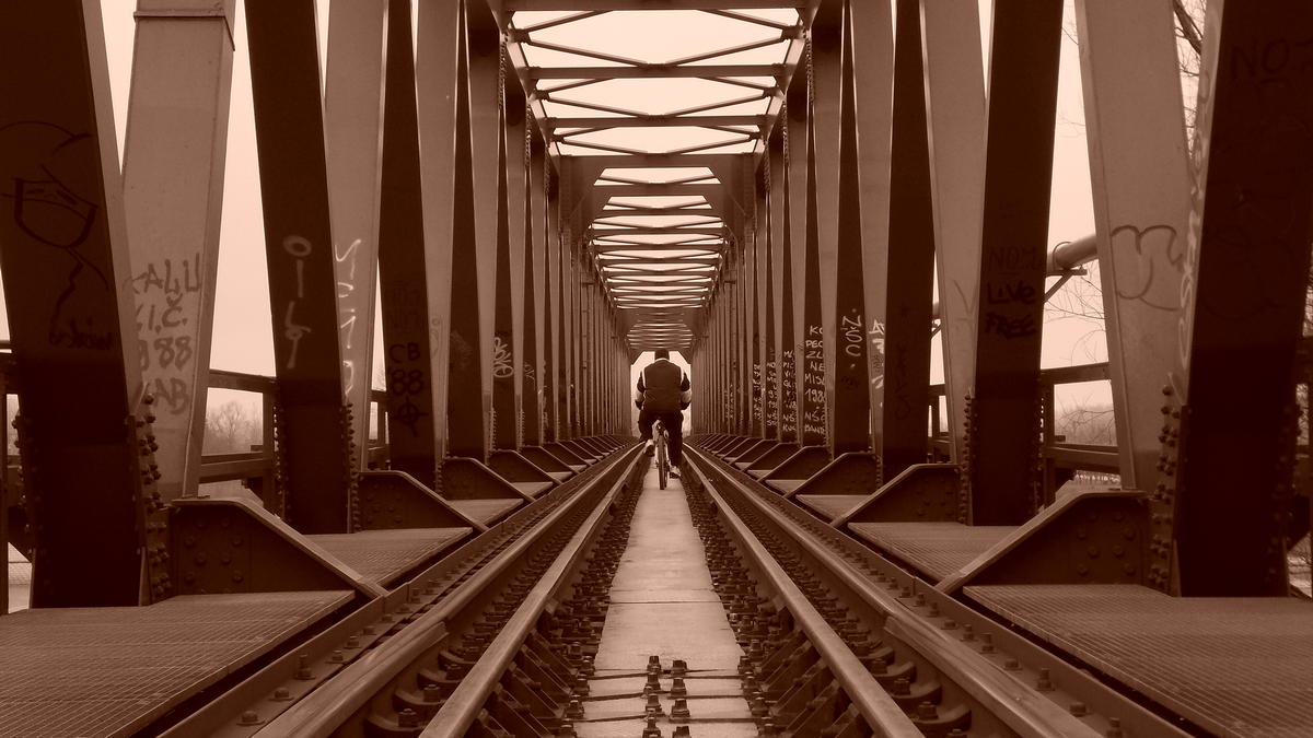 Na mostu

Foto: Ladislav imko

Kljune rijei: Most Priroda Ljudi