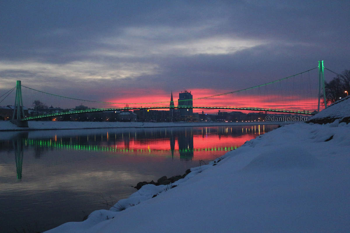 Zima u Osijeku

Foto: Danijel Daku

Kljune rijei: Zima Snijeg Drava Most 