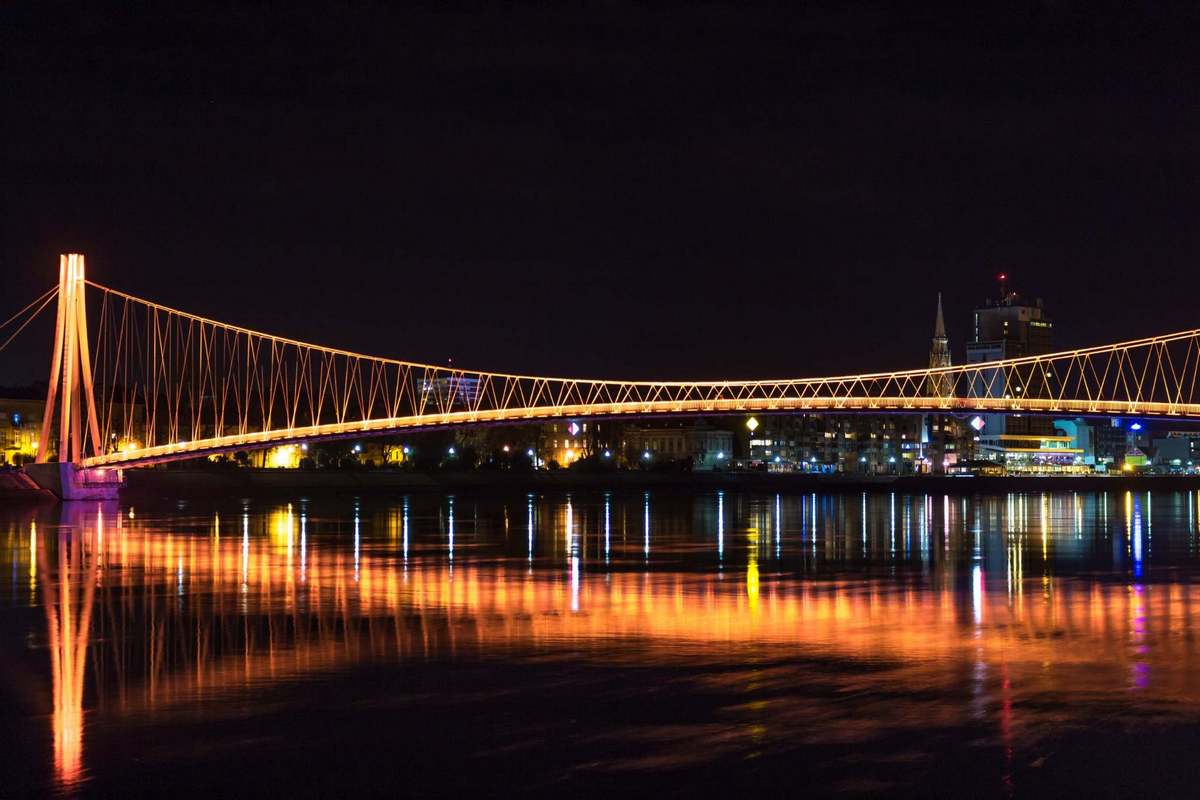 Pjeaki most

Foto: Bruno Golemac

Kljune rijei: Noc Drava Priroda Pjesacki Most