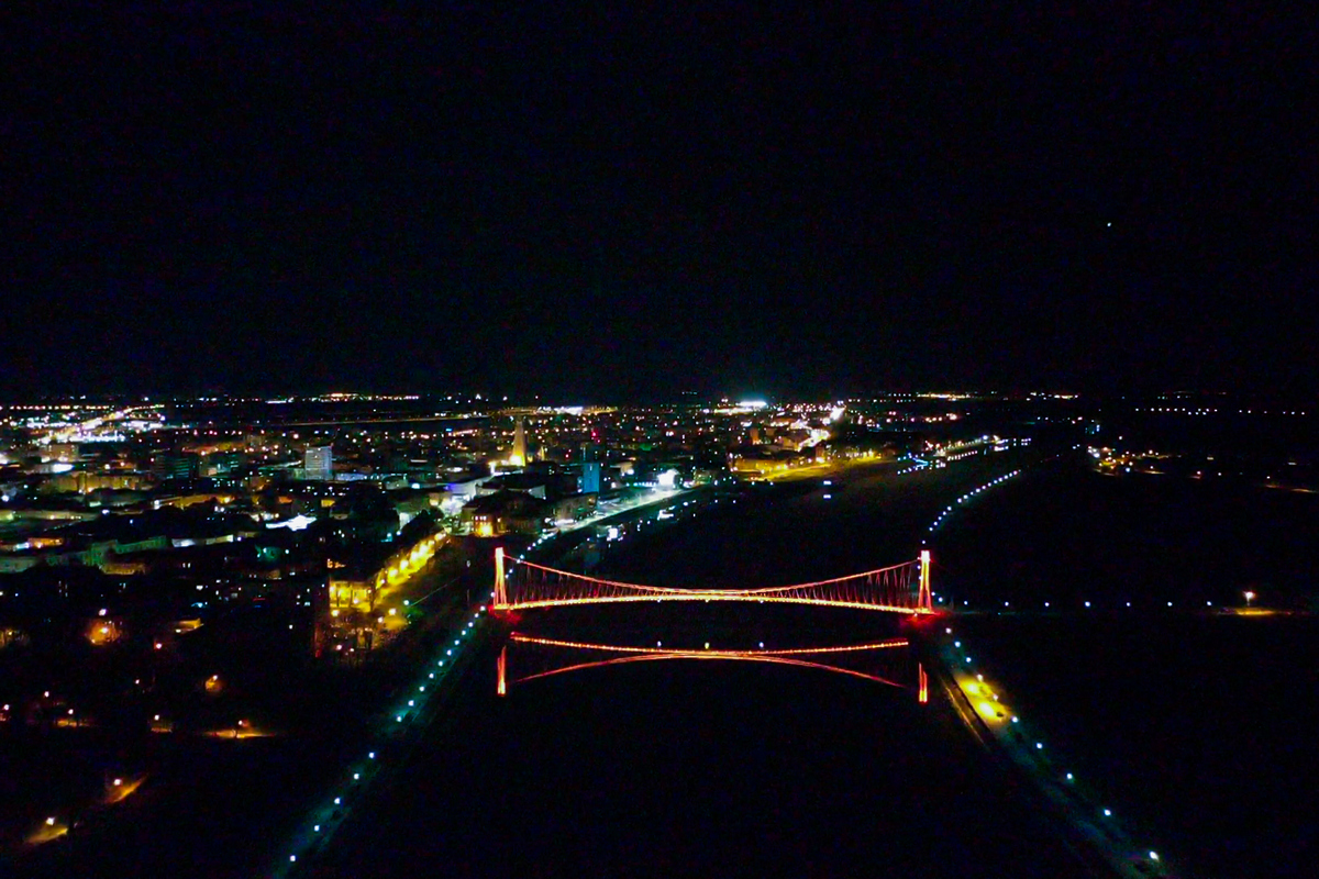Osjeki most

Foto: Josip Stevi

Kljune rijei: Most Drava Noc