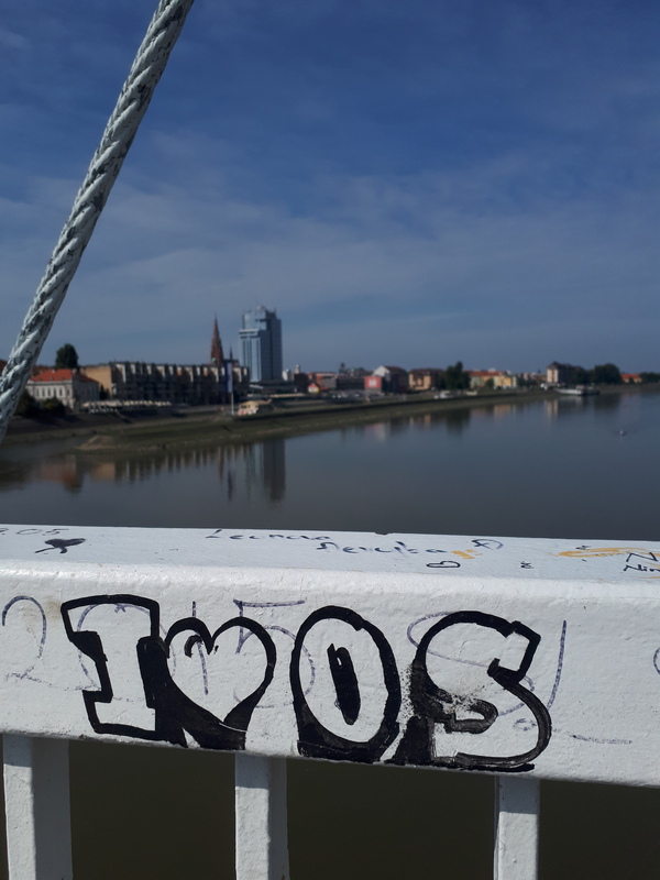 Na mostu

Foto: Ivana Pfeifer

Kljune rijei: Grad Most Drava Grafit