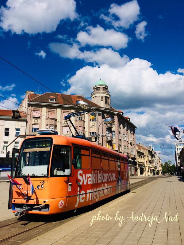 Osjeki tramvaj

Foto: Andreja Na

Kljune rijei: Tramvaj GPP Trg Nebo