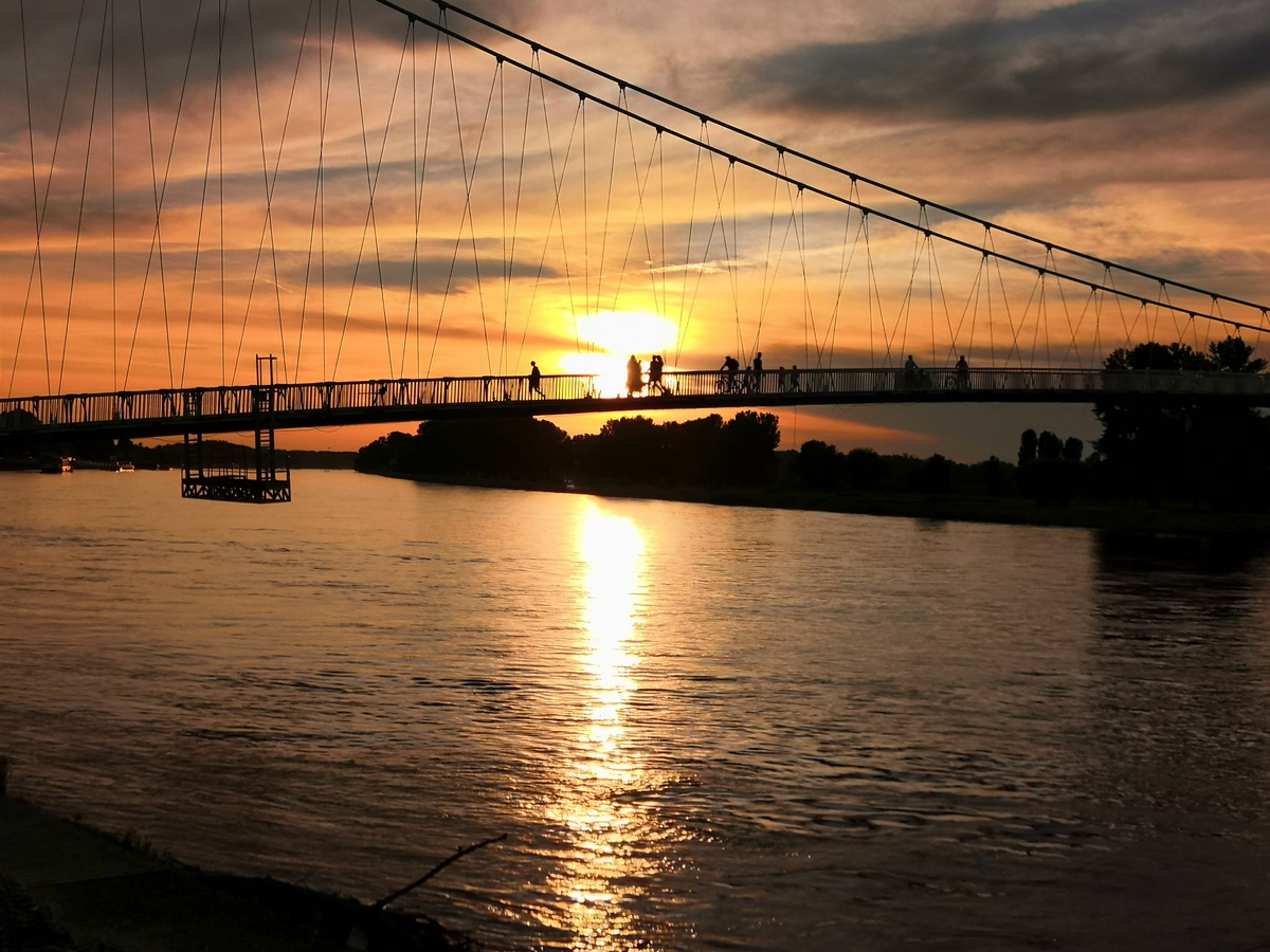 Osjeki zalazak

Foto: Mirta Salaj

Kljune rijei: Most Zalazak Drava