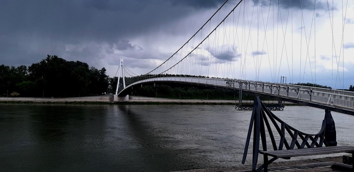 Pjeaki most

Foto: Denis Lazor

Kljune rijei: Drava Oblaci Nebo Klupa