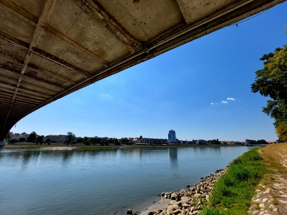 Ispod mosta

Foto: Danijel ivkovi

Kljune rijei: Most Drava Priroda