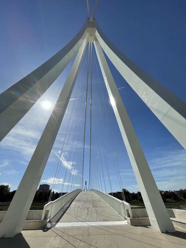 Pješački most

Foto: Mirta Salaj

Ključne riječi: Pjesacki most Boje Nebo
