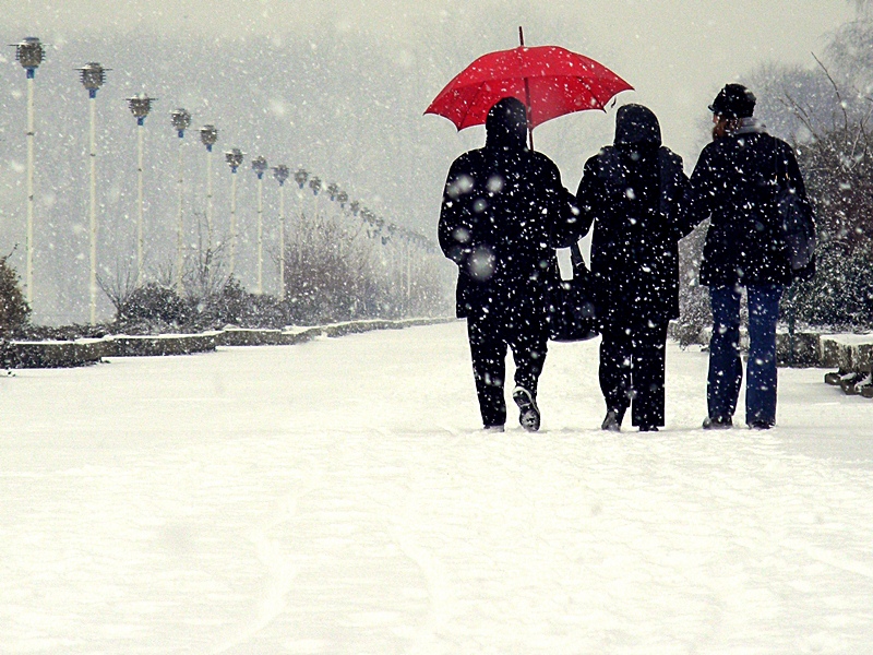Troje

Foto: [b]Krunoslav Nevisti[/b]

Kljune rijei: promenada snijeg