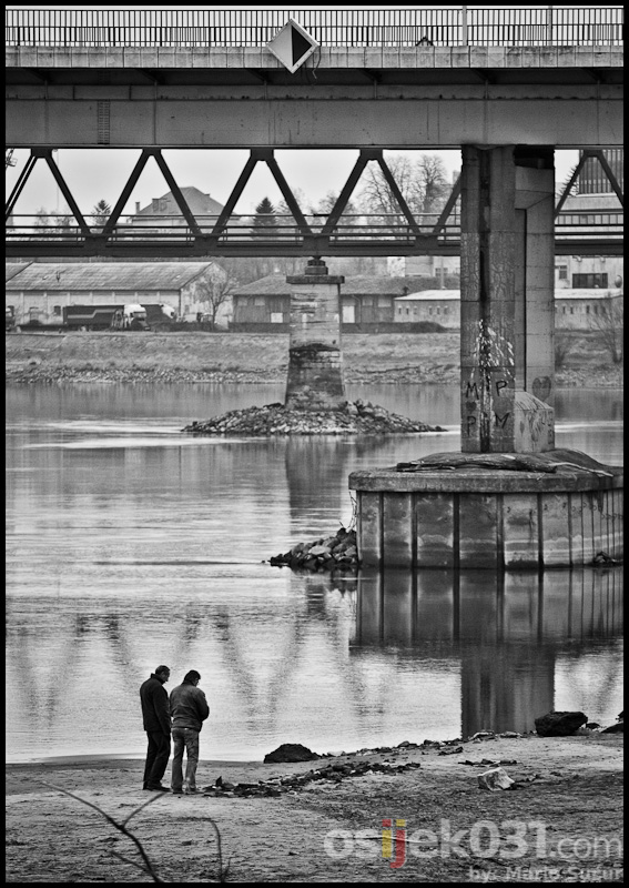 ivot je samo most

Foto: Mario uur

Kljune rijei: most drava