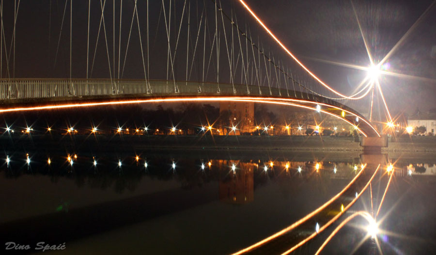 Pjeaki most

Foto: Dino Spai

Kljune rijei: drava most