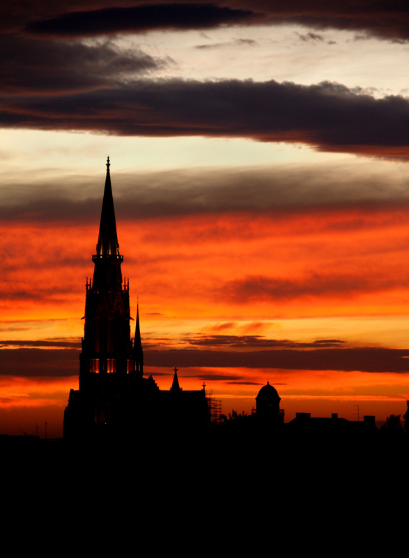 Siluete grada

Foto: Jasmina Gorjanski

Kljune rijei: osijek siluete zalazak katedrala