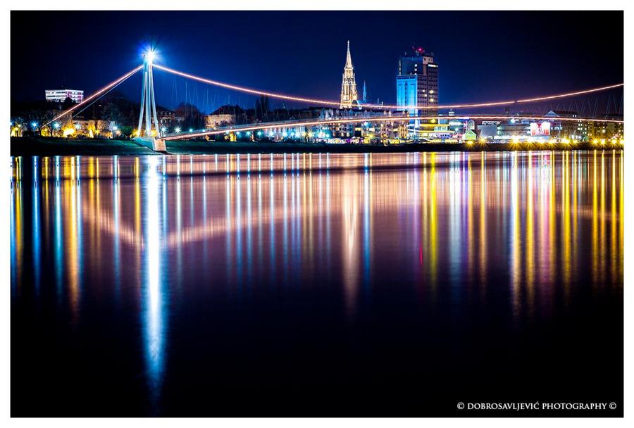 Svjetla grada

Foto: Daniel Dobrosavljevi

Kljune rijei: svjetla no drava voda odsjaj