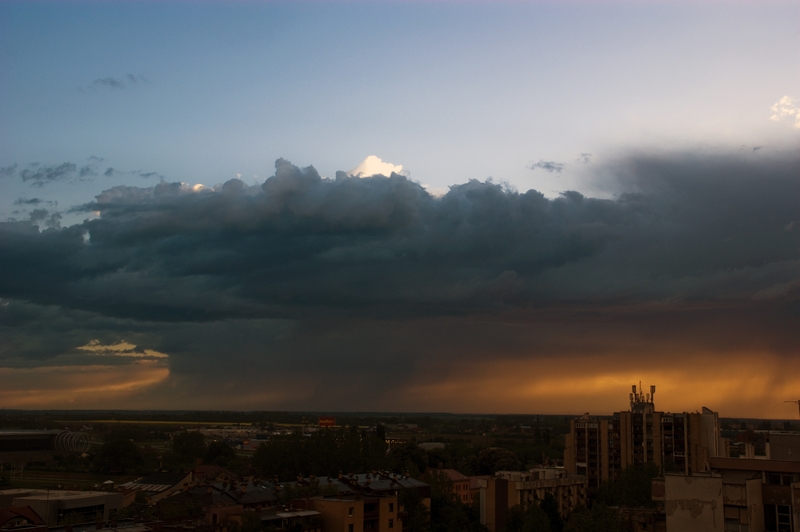 Pred kiu 

Foto: Tomislav Vuki

Kljune rijei: kia oblasi oluja nebo