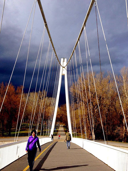 Jesenji dan

Foto: Ivana Ladenlajter

Kljune rijei: jesen most oblaci dramaticno kontrastno boje