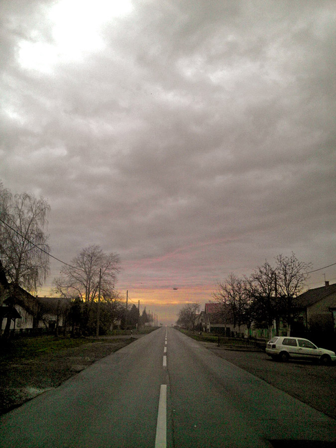 Put u nepoznato

Foto: Ivana Ivi

Kljune rijei: cesta zalazak sunca oblaci