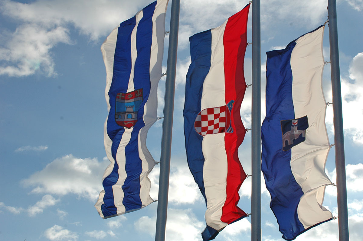 Zastave

Foto: Ana Cindri

Kljune rijei: zastave nebo