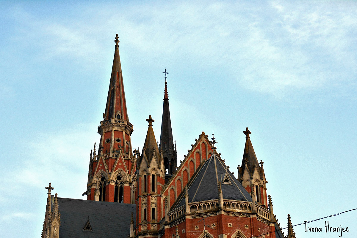 Katedrala

Foto: Ivona Hranjec

Kljune rijei: katedrala trg centar zablja perspektiva
