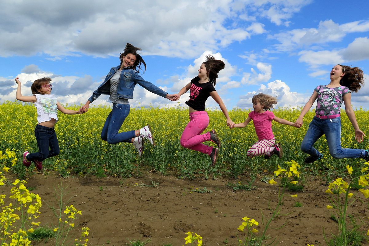 Skok!

Foto: Jelena Kasabai

Kljune rijei: skok livada cvijece