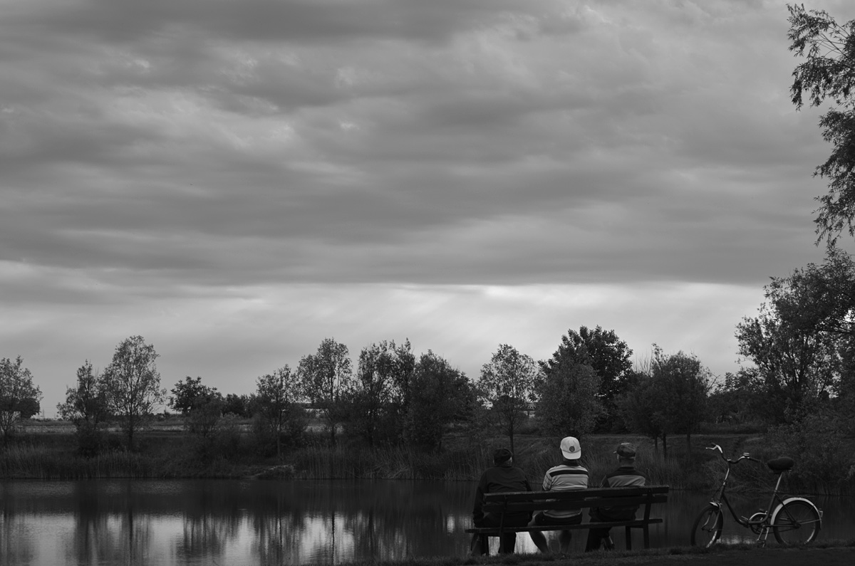 Stare prie

Foto: Ivana Ladenlajter

Kljune rijei: stare price c&b crno bijelo b&w oblaci 