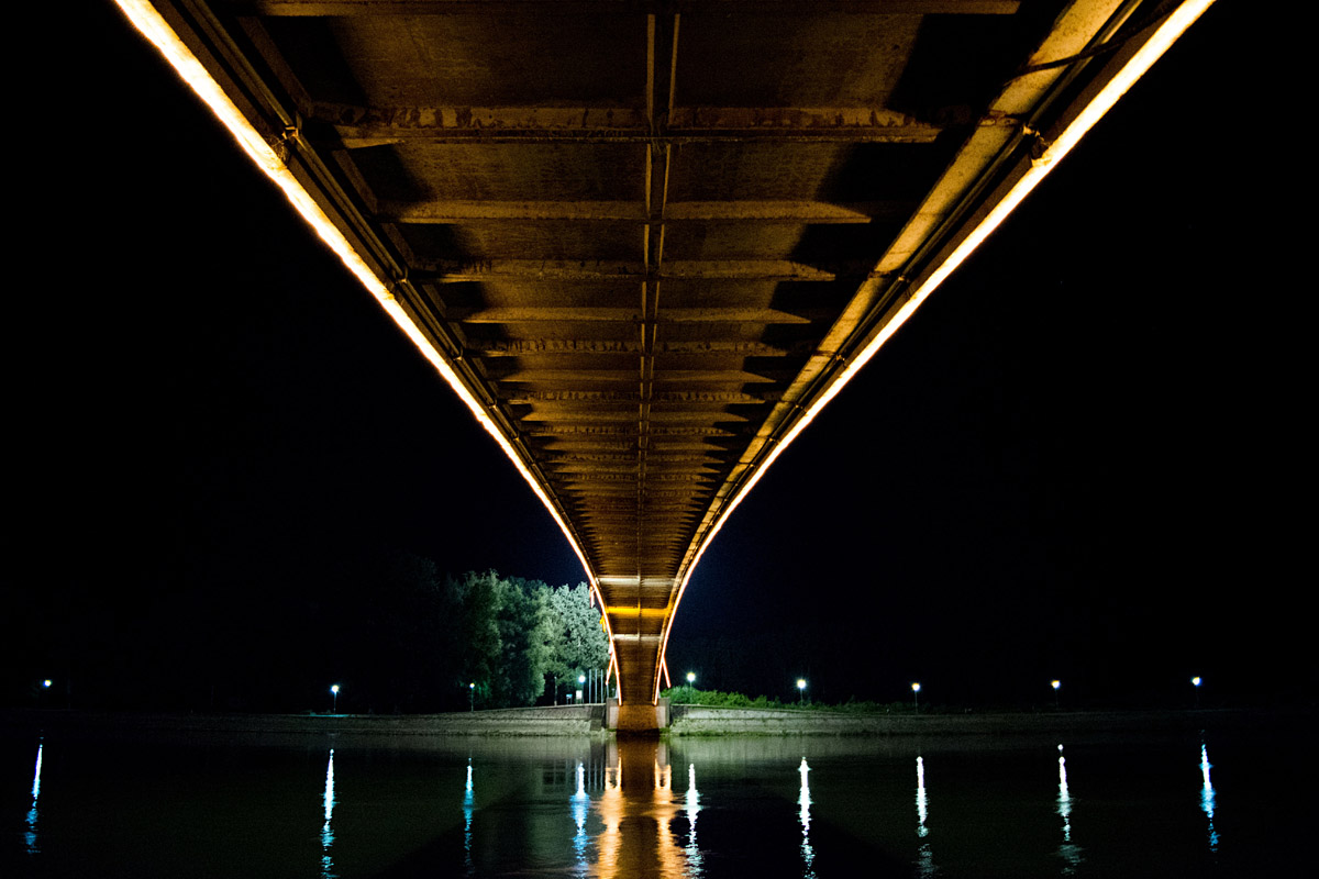 Most spava

Foto: Mak Na

Kljune rijei: most noc mrak drava