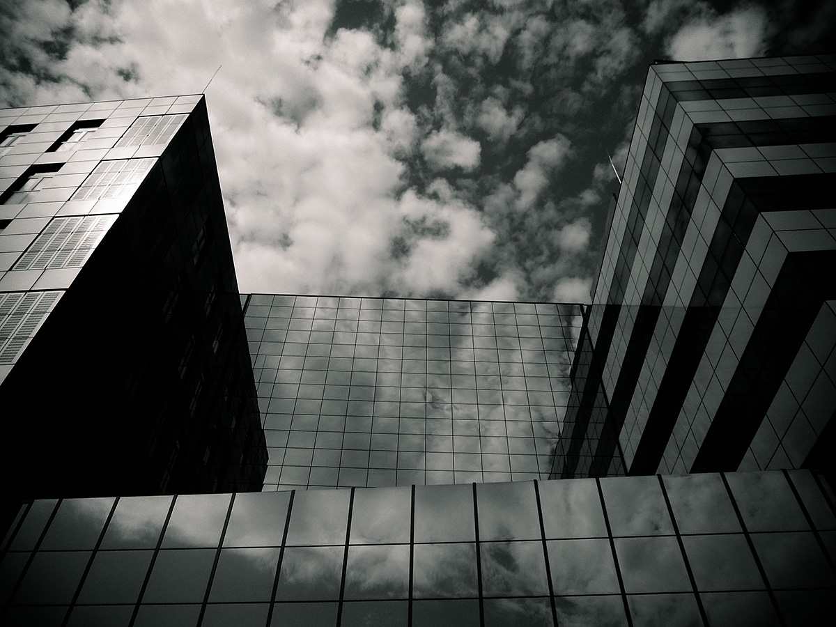 City Souls

Foto: Arthur Blurowsky

Kljune rijei: b&w crno bijelo arhitektura drama