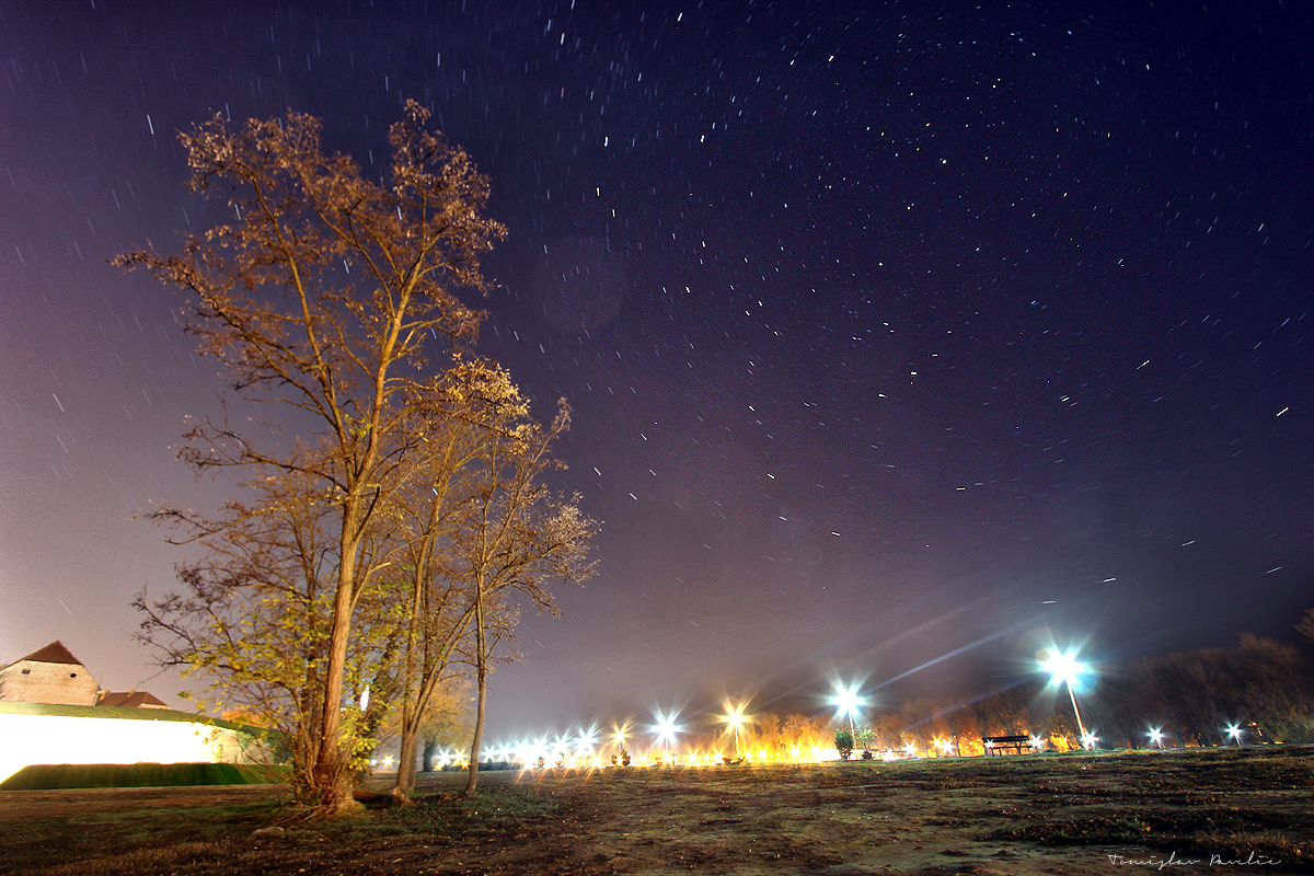 Zvijezde nad Dravom

Foto: Tomislav Paveli

Kljune rijei: zvijezde nebo drava