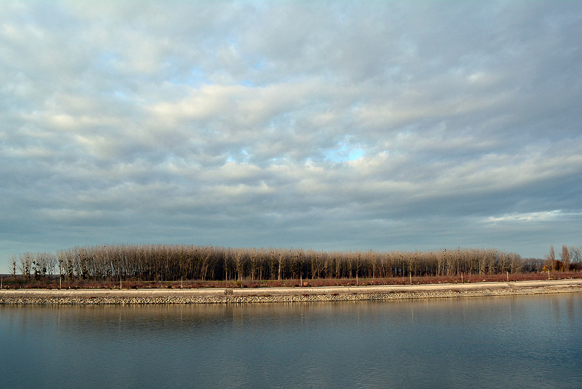 Promenada

Foto: Tea izmek Mesari

Kljune rijei: promenada drava oblaci oblacno